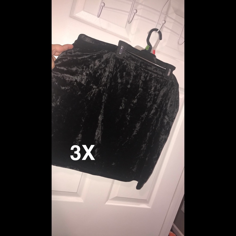 Velvet skirt